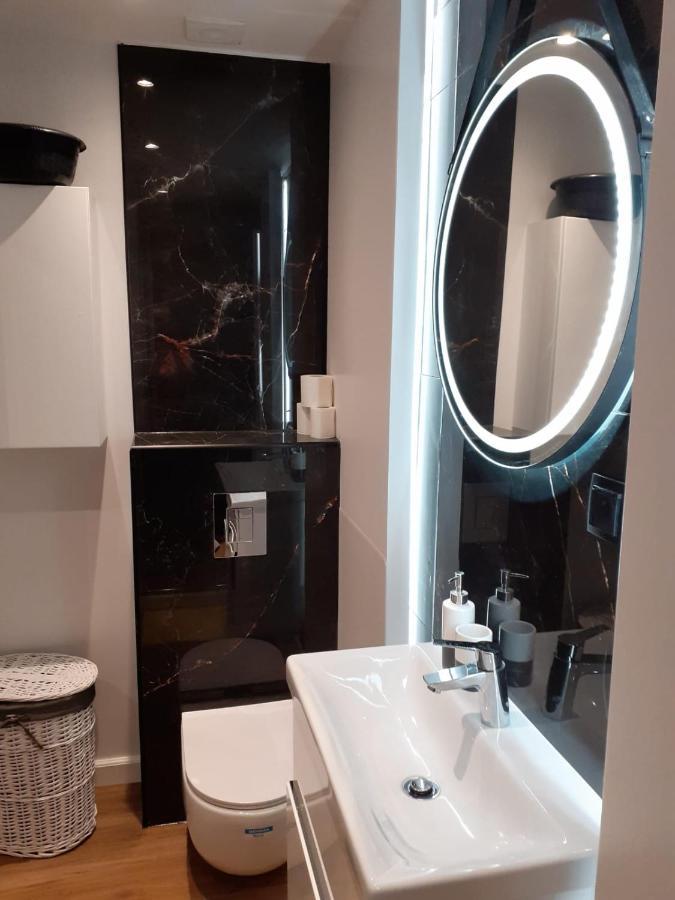 Apartament Centrum 9 Apartment ชกลาร์สกา ปอเรมบา ภายนอก รูปภาพ